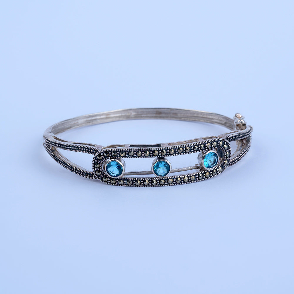 Silver Antique Moving  Blue Stone Bracelat